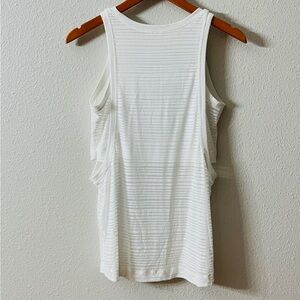 🍋Lululemon Light weight Breathable Lined Tank top